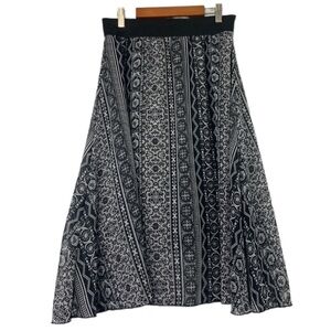 LuLaroe Lola A-Line Print Skirt, Elastic Waistband - Black & White, Size Small